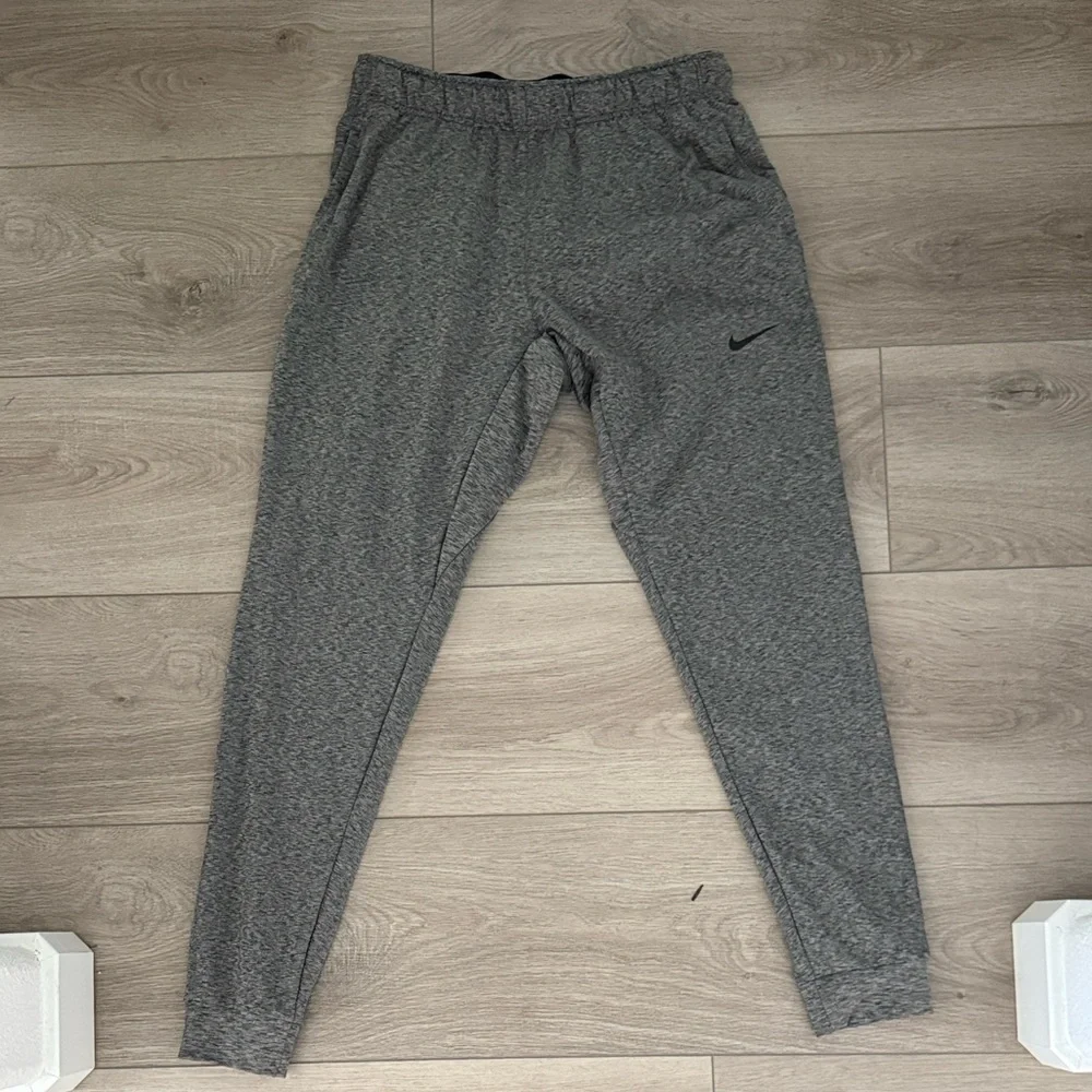 Nike Yoga Gray Heather Dri-FIT Training Joggers - Picture 2 of 8